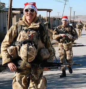 イギリスやばい超やばい。英海軍や海兵隊のクリスマス画像がハンパないと話題にw