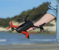 Parrot（パロット）が新たなドローン「Bebop drone」を発表！ HD画質でヘッドマウントコントローラーも！ | さばなび | サバゲー